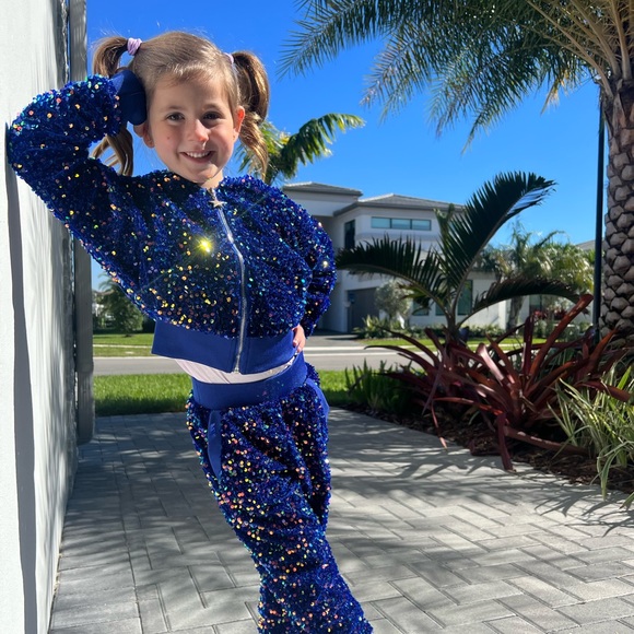 Lola and the boys midnight magic sweat suit - Picture 7 of 9